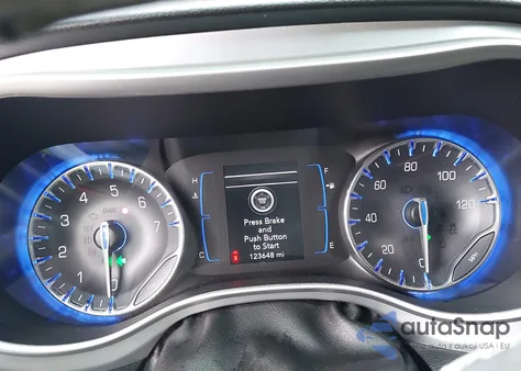 2020 Chrysler Pacifica Touring из США, поврежденный, VIN 2C4RC1FG7LR134863